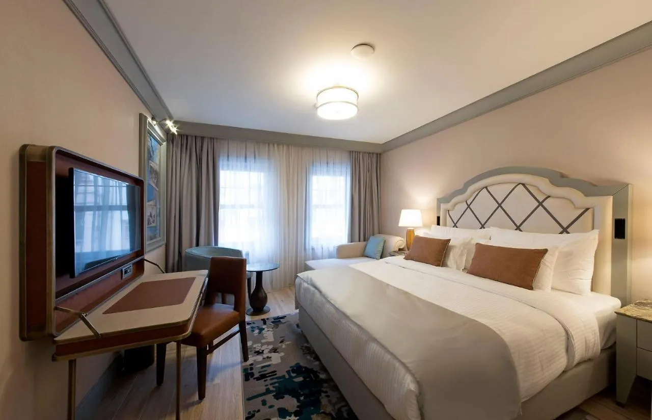 Hotel Millennium Istanbul Golden Horn 5*,