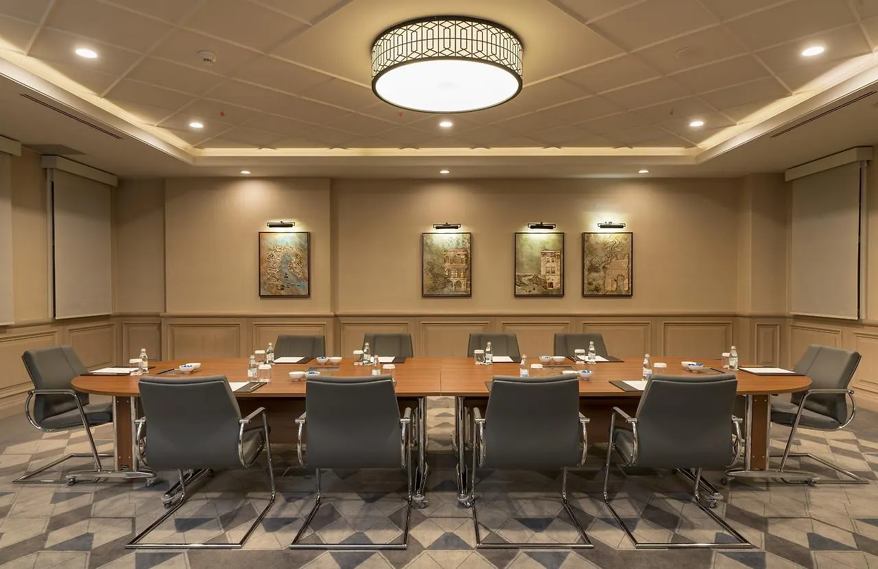 Hotel Millennium Istanbul Golden Horn 5*,